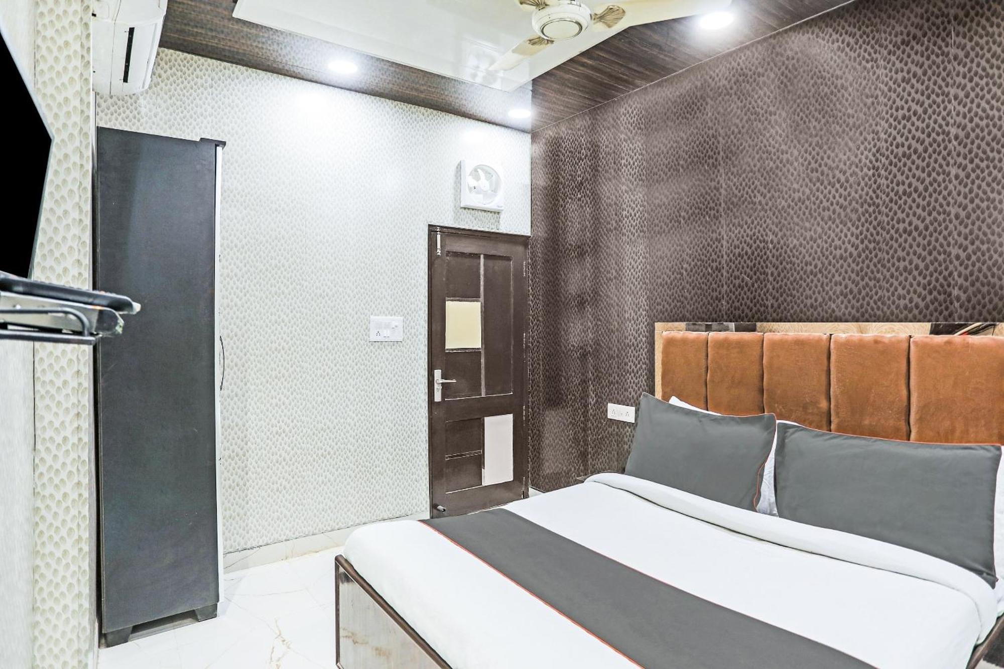 Hotel O Kashish Residency Near Model Town Metro Station Neu-Delhi Exterior foto