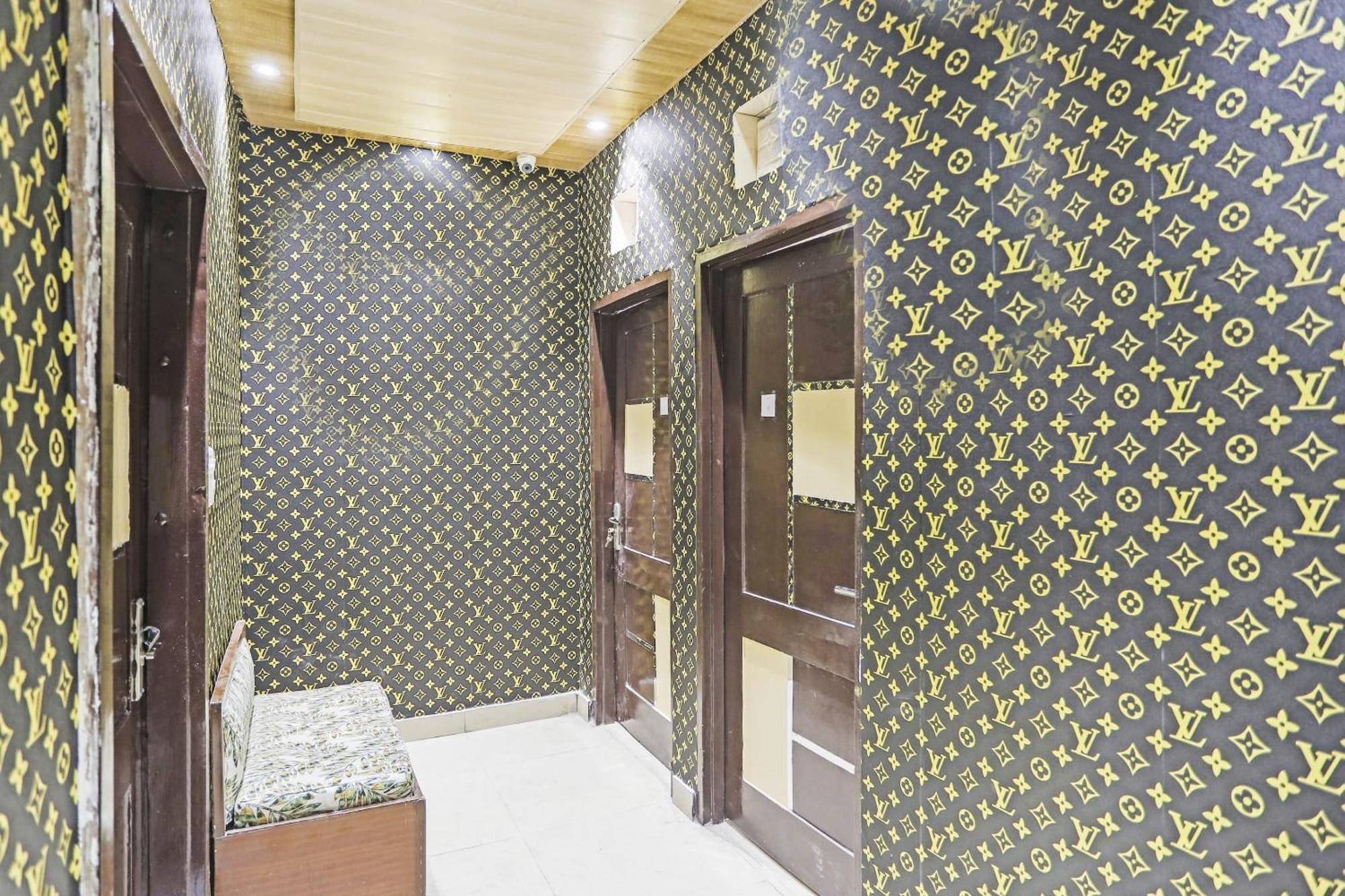 Hotel O Kashish Residency Near Model Town Metro Station Neu-Delhi Exterior foto