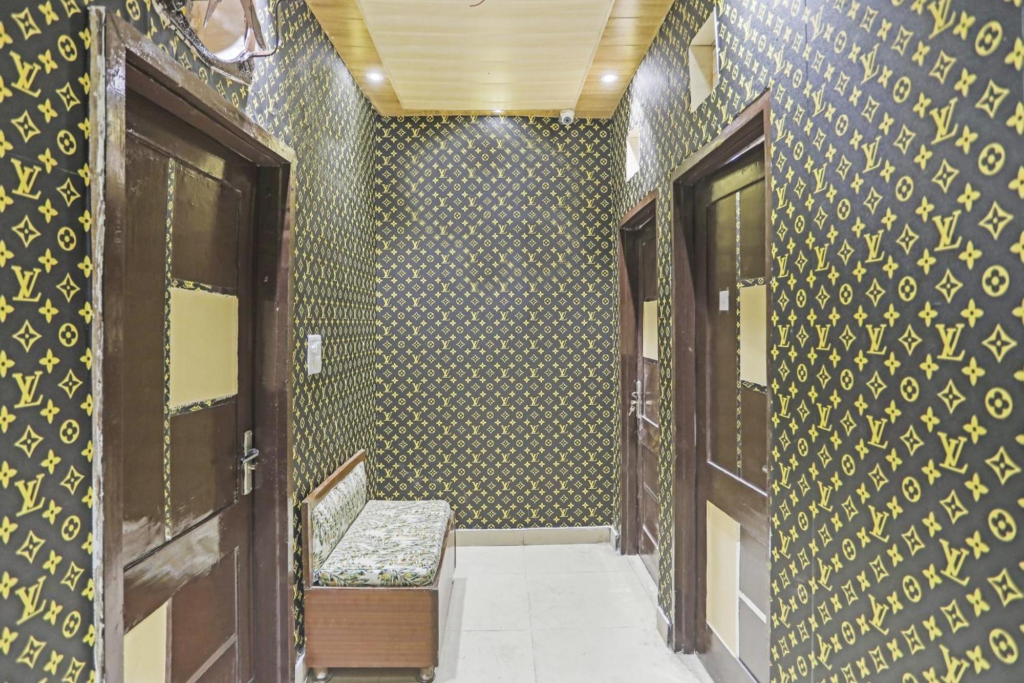 Hotel O Kashish Residency Near Model Town Metro Station Neu-Delhi Exterior foto