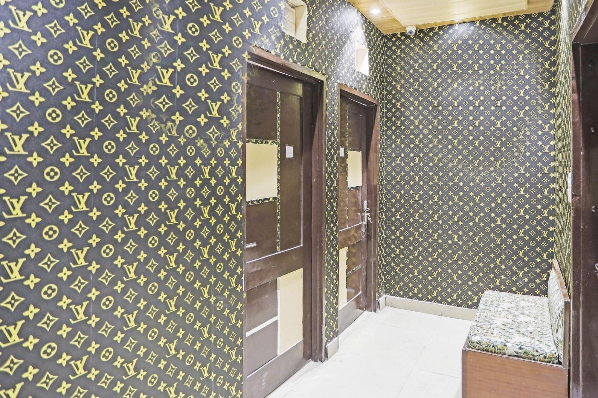 Hotel O Kashish Residency Near Model Town Metro Station Neu-Delhi Exterior foto