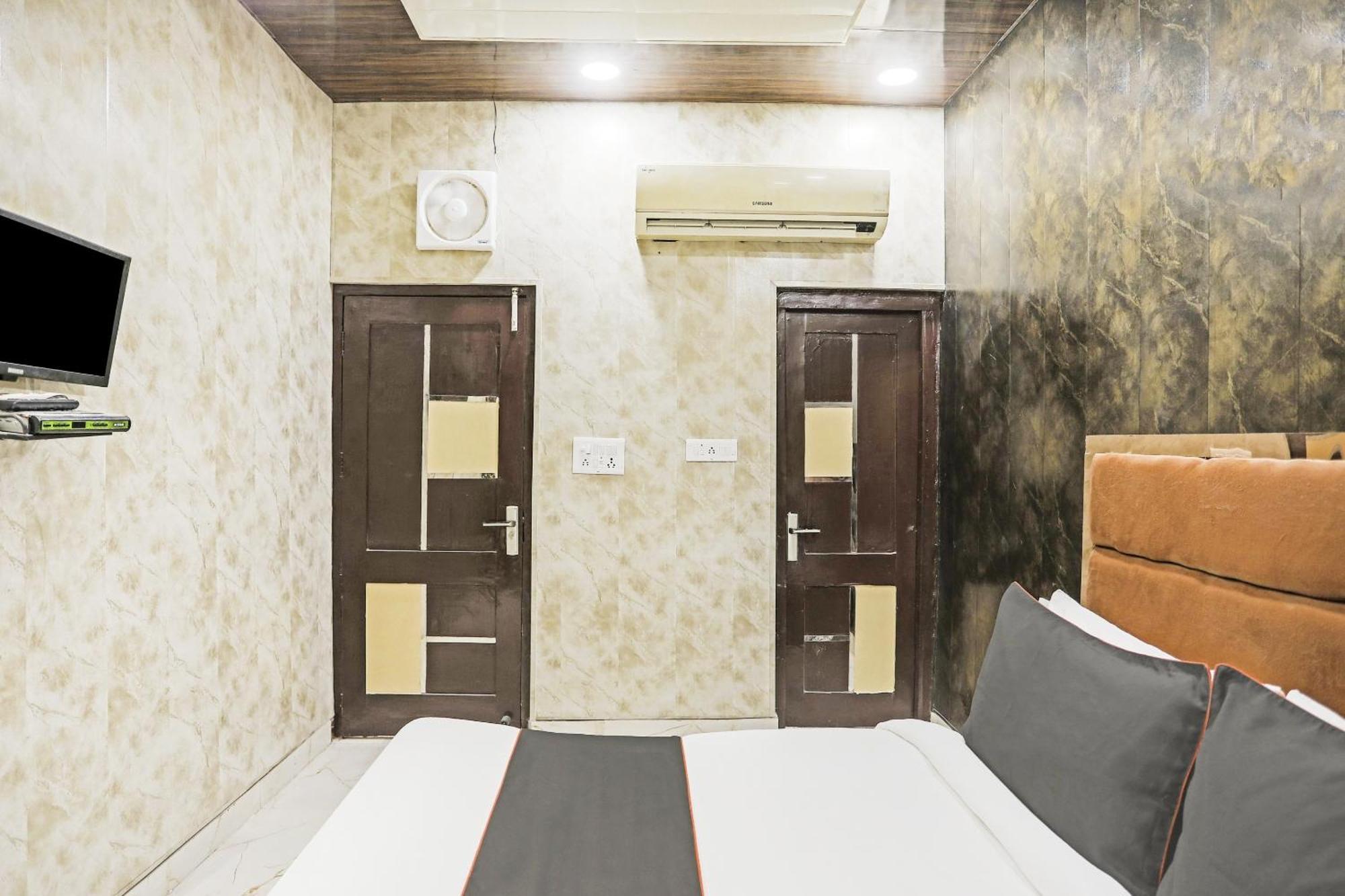 Hotel O Kashish Residency Near Model Town Metro Station Neu-Delhi Exterior foto