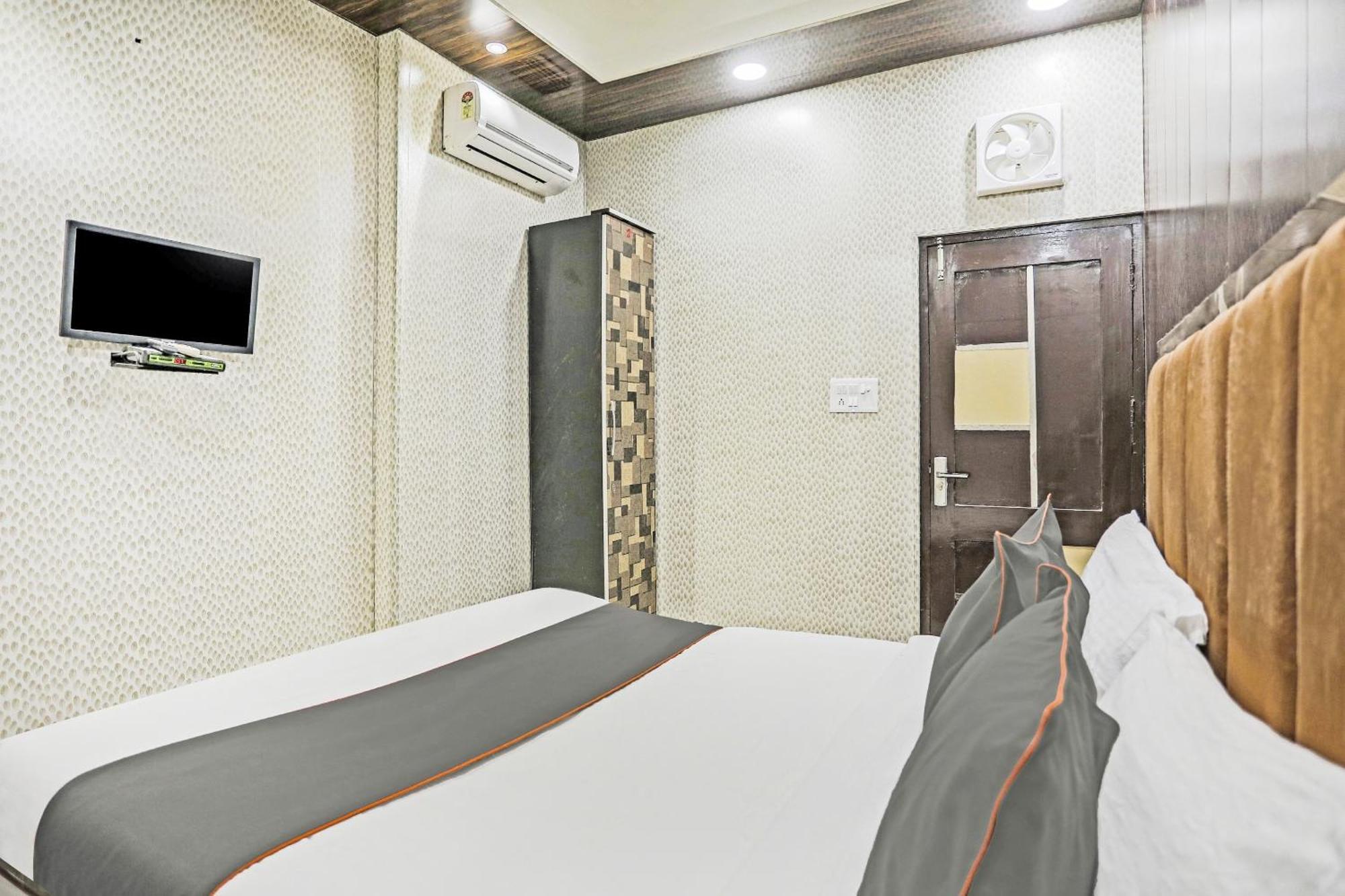 Hotel O Kashish Residency Near Model Town Metro Station Neu-Delhi Exterior foto
